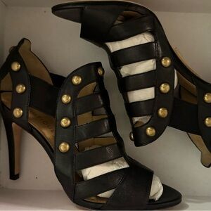 Boutique 9  - BTYUKIE - Black Leather  Studded Sandals